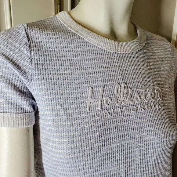 Hollister Ribbed Blue and White Cropped Striped T-Shirt Juniors Size XL - Picture 14 of 15